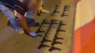 Adanada yolcu otobüsünde 40 ruhsatsız silah ele geçirildi