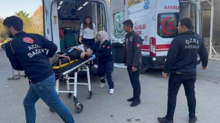Adıyamanda otomobil ile traktör çarpıştı: 3 Yaralı
