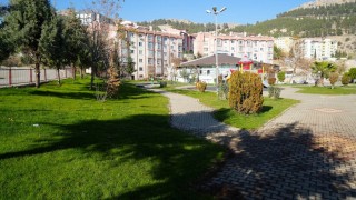 Adıyamanda park ve bahçelerin onarımı devam ediyor
