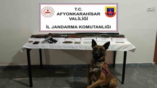 Afyonkarahisarda araçta uyuşturucu kullananlar yakalandı