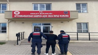 Afyonkarahisarda haklarında kesinleşmiş hapis cezası bulunan 3 kaçak ilçelerde yakalandı