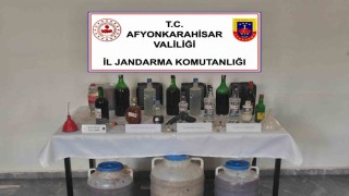 Afyonkarahisarda litrelerce sahte kaçak alkol ele geçirildi