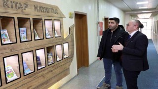 Ağrı Milli Eğitim Müdürü Kökrek, başarılı doktoru makamında ağırladı