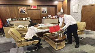 Ağrı Milli Eğitim Müdürü Kökrek, Eylül Irmak Aydının gönüllü velisi oldu
