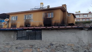 Ahırda çıkan yangında 5 hayvan telef oldu