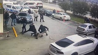 Akaryakıt istasyonundaki dehşet anları kamerada