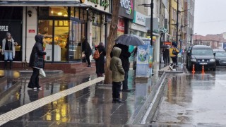 Aksarayda gece başlayan sağanak etkisini sürdürüyor