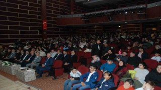 Akşehirde Modern Çağın Sorunu Baba Yoksunluğu konferansına yoğun ilgi