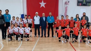 Alaplı Merkez Ortaokulu Voleybol Takımı Zonguldak Şampiyonasında