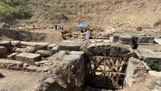 Alaşehirdeki antik tiyatro kazı çalışmaları için protokol imzalandı