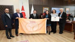 ALKÜde turuncu bayrak gururu