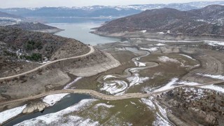 Almusta suların çekilmesiyle, kısa rota vatandaşların tercihi oldu