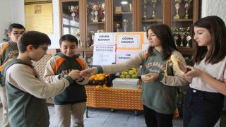 Amasyalı öğrencilerden ‘Güven Manavında kasiyersiz alışveriş