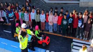 Antalyada 30 bin öğrenci trafik dedektifi oldu