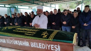 Araç içinde tabancayla vurularak ölen kadın toprağa verildi