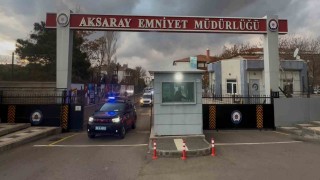 Aranan şahıs yatak bazası içinde böyle yakalandı