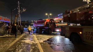 Arnavutköyde korkutan iş yeri yangını: Alevler kameraya anbean yansıdı