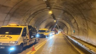 Artvinde tünel girişinde heyelan: Yol trafiğe kapandı