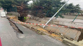 Ataşehirde benzin istasyonunun duvarı çöktü
