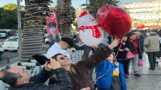 Aydınlılar yeni yıla yapay kar yağışı altında giriyor