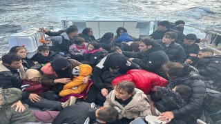 Ayvacık açıklarında Yunan unsurlarınca ölüme terk edilen 76 kaçak göçmen kurtarıldı