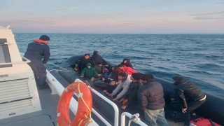 Ayvalık açıklarında 16sı çocuk 31 göçmen kurtarıldı