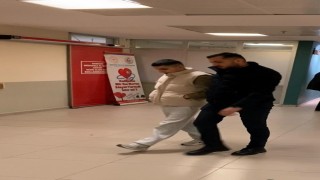Babasını bıçakla ağır yaralayan genç tutuklandı