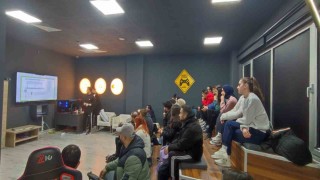 Badminton 1. Kademe Temel Antrenör Kursu Kayseride yapılıyor