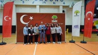 Badminton Kurtuluş Kupasında şampiyonlar belli oldu