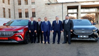 Bakan Kacır, TBMMye Togg ile geldi