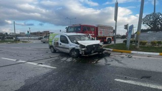 Balıkesirde çift taraflı trafik kazası; 2 yaralı