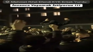 Bartında öğrencilerden su eylemi