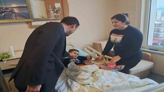 Başhekim Akkayadan çocuklara yılbaşı sürprizi