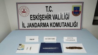 Başka ilden getirdikleri uyuşturucuları satmak isteyen şüpheliler jandarmadan kaçamadı
