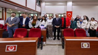 Başkan Alemdardan üniversiteli gençlere: “Hayal ve hedeflerinizin peşinden koşun”