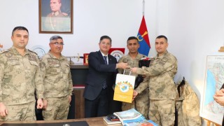 Başkan Amaç’tan İlçe Jandarma Komutanlığına Çiçekli Ziyaret