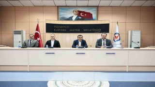 Başkan Çavuşoğlundan 85 mevsimlik işçiye daimi kadro