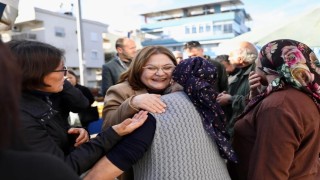 Başkan Gençay, pazarda vatandaşlarla buluştu