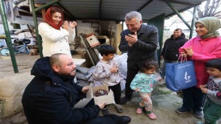 Başkan Günaydan pastalı yeni yıl sürprizi