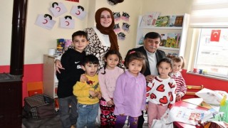 Başkan Mustafa Kocadan minik öğrencilere destek