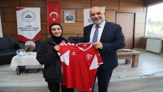 Başkan Sandıkçı: “Bilim ve teknolojide öncü nesiller yetiştirmeye devam edeceğiz