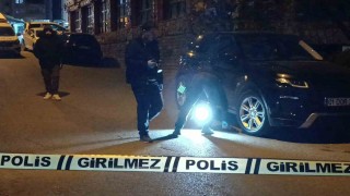 Batmanda park halindeki araç kurşunlandı