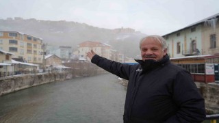 Bayburtta yoğun sis etkili oldu görüş mesafesi 10 metreye kadar düştü