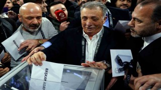 Beşiktaş eski Başkanı Ahmet Nur Çebi oyunu kullandı