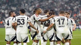 Beşiktaş, Süper Ligin ilk yarısında siyahla beyaz gibiydi