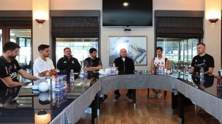Beşiktaşta Başkan Hüseyin Yücel, futbolcularla buluştu