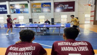 Besni Mustafa Erdemoğlu Anadolu Lisesi derece elde etti