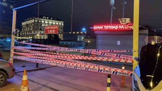 Beyoğlundaki İSPARKın kolonları çatladı, otopark boşaltıldı