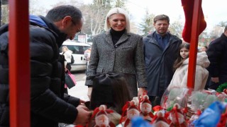 Bilecikte Sanat Sokağında Yılbaşı Çarşısı kapılarını vatandaşlara açtı