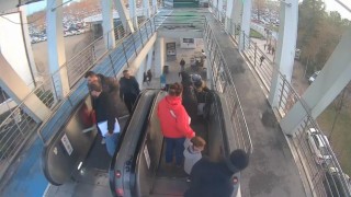 Bilinçsizce stop düğmesine basan vatandaşlar yürüyen merdiven arızasına sebep oluyor